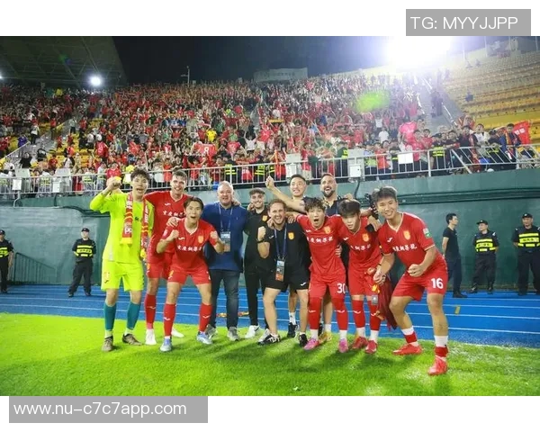 足球场上的六大传奇球星 谁能代表未来的潮流与荣耀