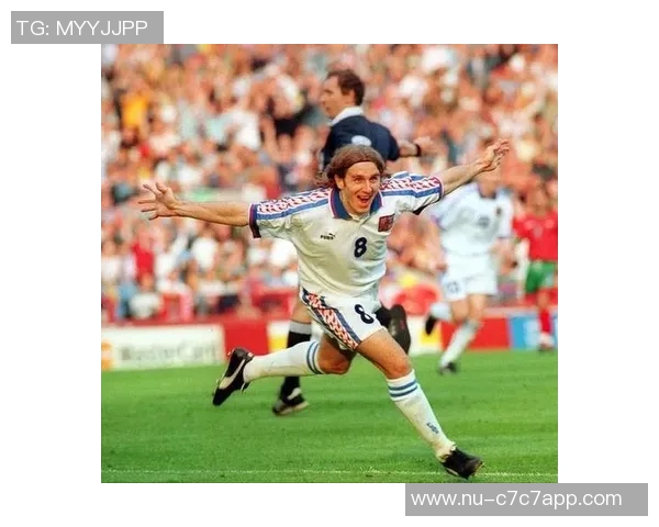 捷克足球史上身高最高的球星是谁他在球场上展现了怎样的优势