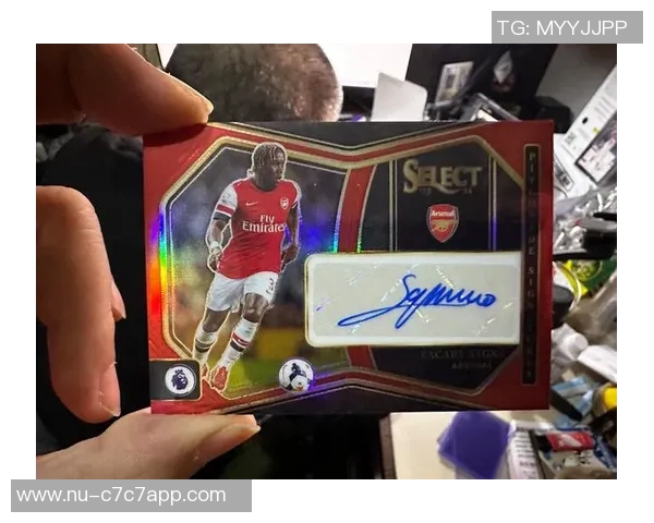 足球球星卡是否有中文版本?了解国内市场及收藏热潮的最新动态 足球球星卡是否有中文版本?了解国内市场及收藏热潮的最新动态